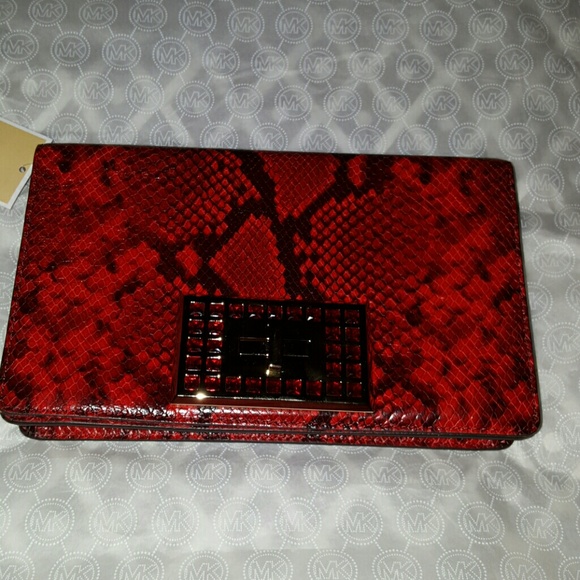 MICHAEL KORS MEDIUM FLAP BAG - Picture 2 of 4