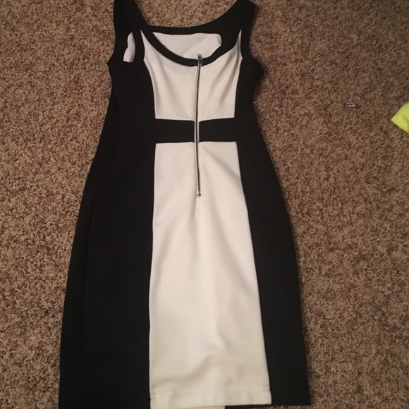 Dress - Picture 2 of 2