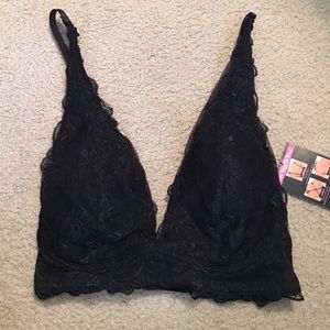 NWT Deep v-neck bra