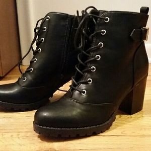 🎁SALE🎁 booties NWOT