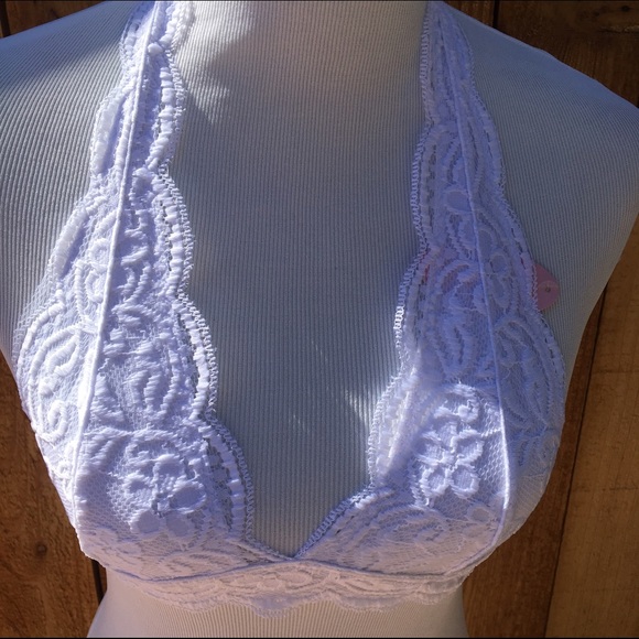 🌟LAST ONE🌟White Lace Halter Top Bralette - Picture 2 of 3