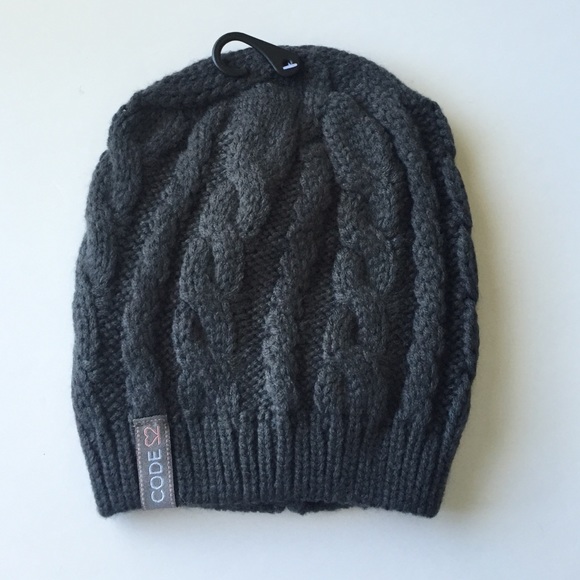 🎉HOST PICK NWT Cable Knit Beanie Hat - Picture 4 of 4