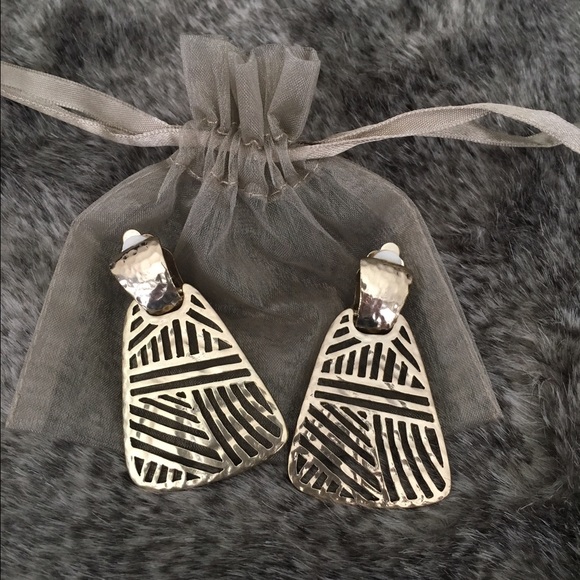 Pair of earrings