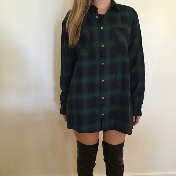 - LAST ONE - Oversized Boyfriend Flannel - Picture 2 of 4