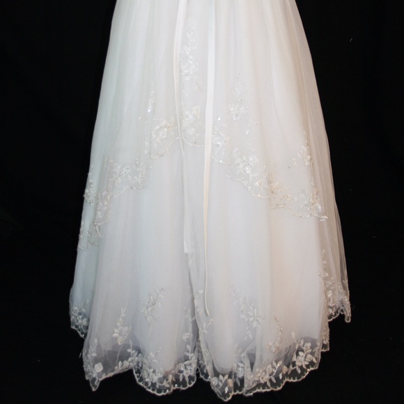 Mary's Gorgeous Wedding Gown - Picture 4 of 4