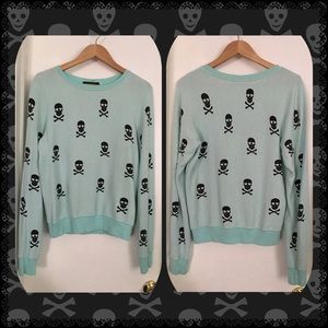 SALE✨Wildfox Skull and Crossbones ☠