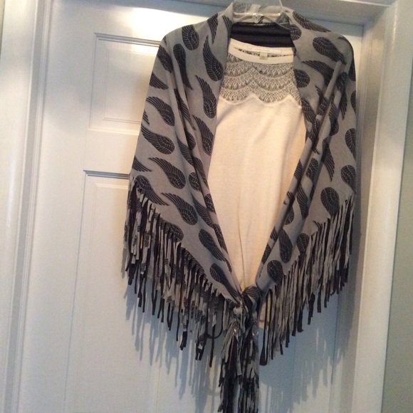 Angel Shawl REDUCED - Picture 3 of 5