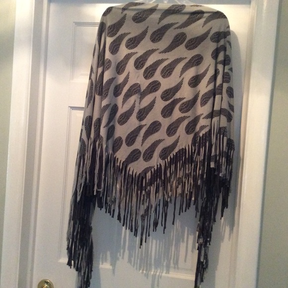 Angel Shawl REDUCED - Picture 4 of 5