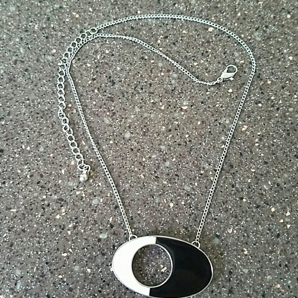 Silver fashion necklace