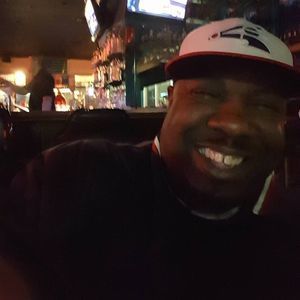 Meet your Posher, Dennis