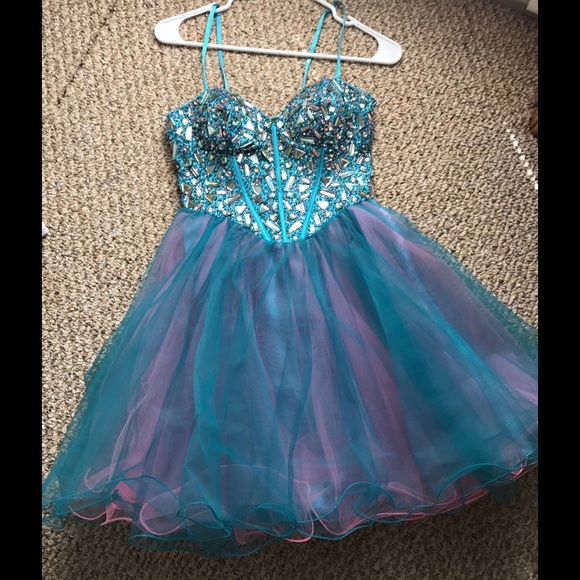 Short Prom/Formal Dress - Picture 2 of 4