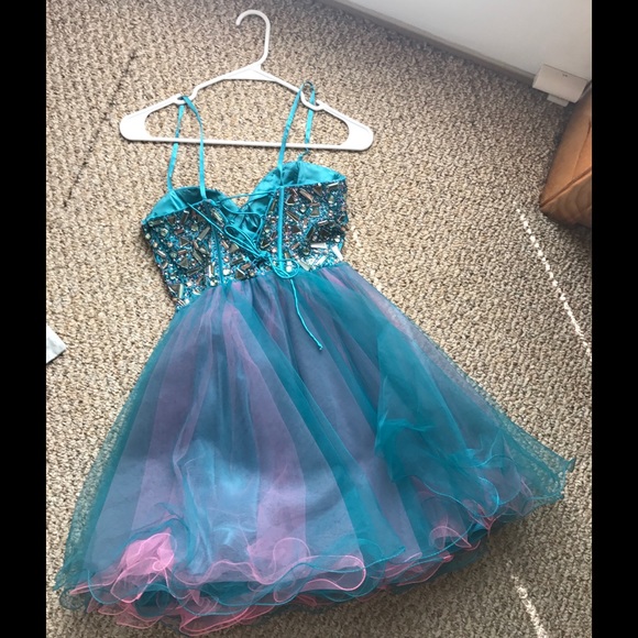 Short Prom/Formal Dress - Picture 3 of 4