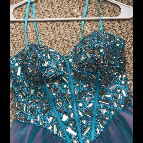 Short Prom/Formal Dress - Picture 4 of 4