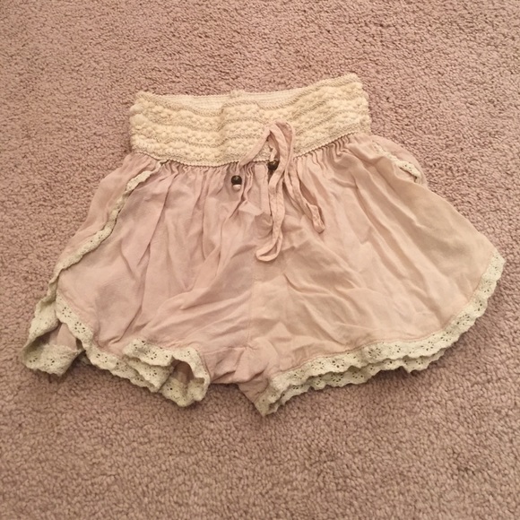 Shorts - Picture 2 of 3