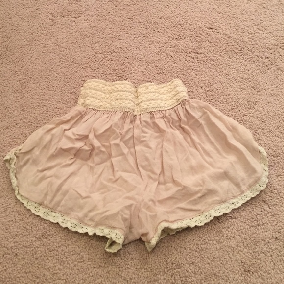 Shorts - Picture 3 of 3