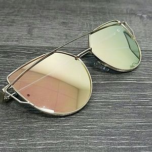 Pink metal aviator sunglasses