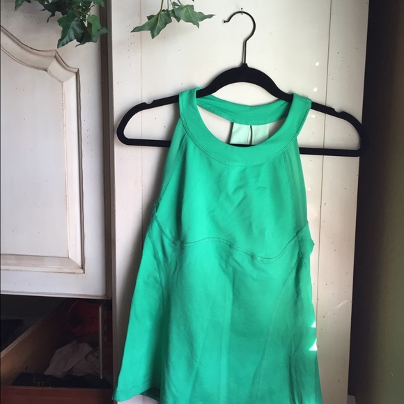 lulu lemon tank top !