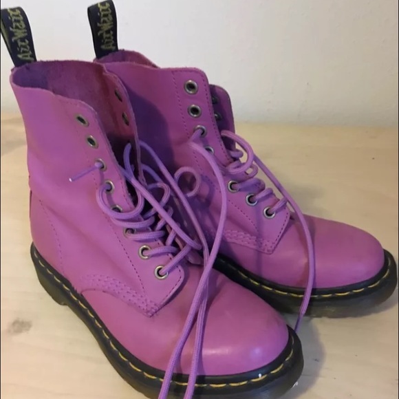 Dr. Martens Magenta sz 6 Pascal Boot