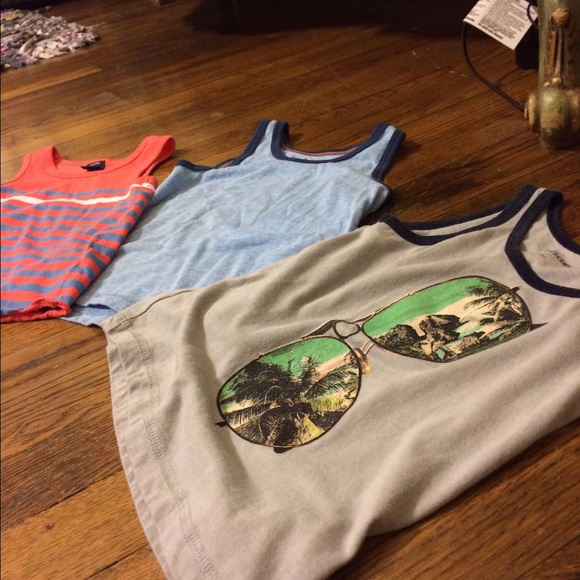 Baby Gap top Bundle size 2 T and 3 T
