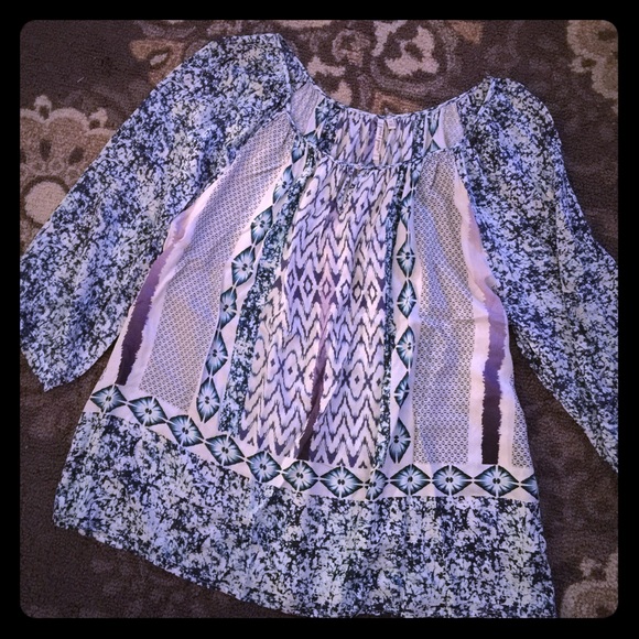 PLUS SIZE! Super cute top!