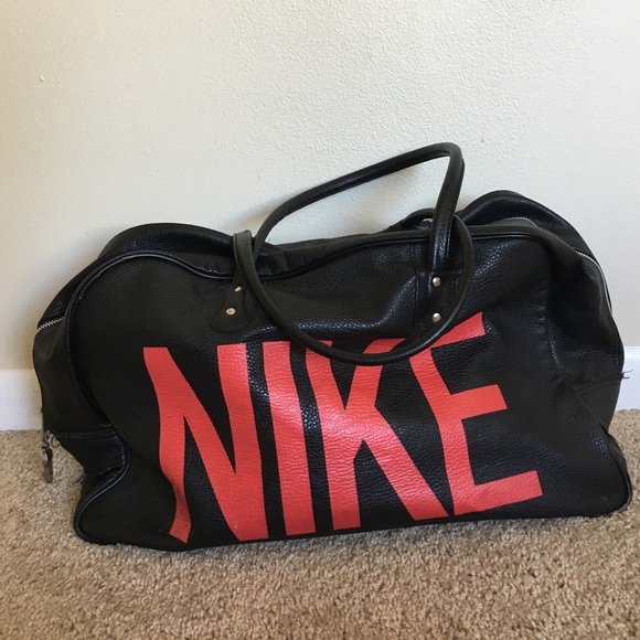 Nike heritage leather shoulder bag