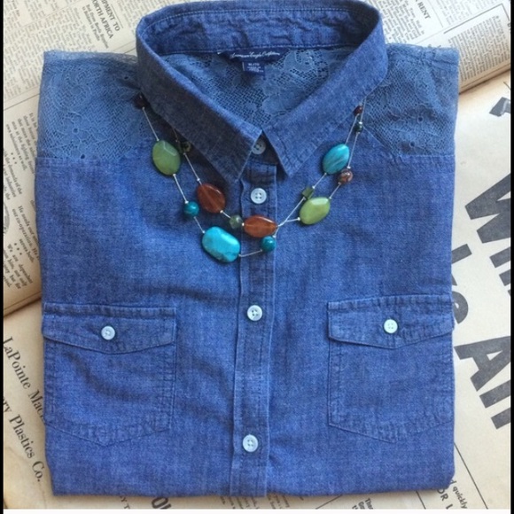 American Eagle🌸 Denim and Lace button down