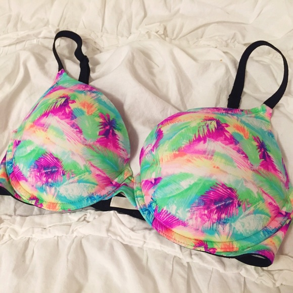 Victoria's Secret Pink Wear Everywhere push up bra