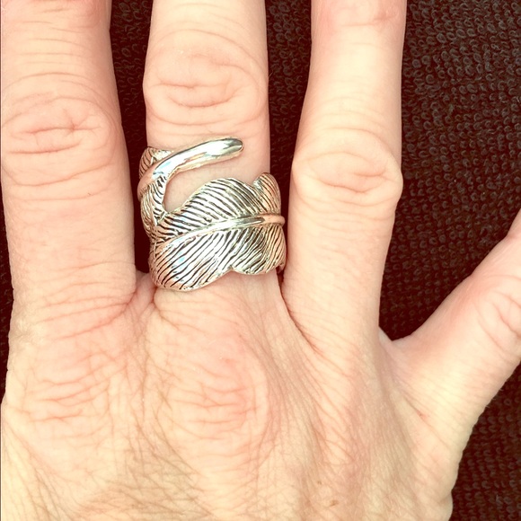 Silver leaf oversized ring - Picture 1 of 3