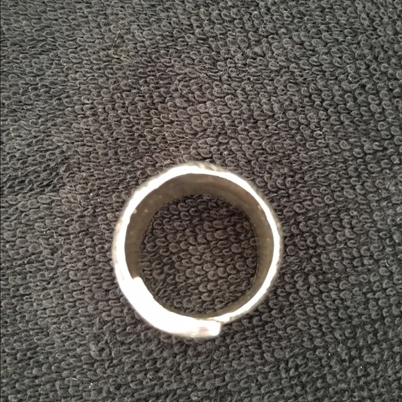Silver leaf oversized ring - Picture 3 of 3