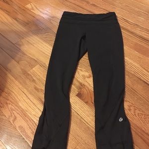 LULULEMON CROP LEGGINGS