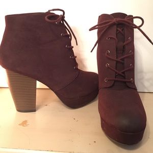 SM brand- platform maroon lace up booties