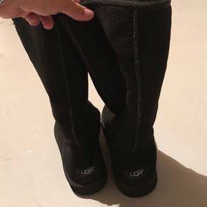Barely work black tall uggs