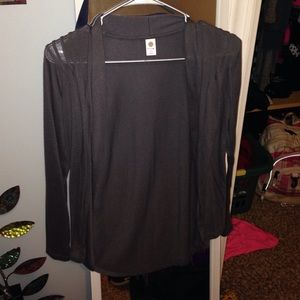 Size: XL fits smaller