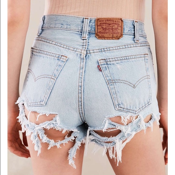 Vintage Levi's high waist destroyed shorts 25