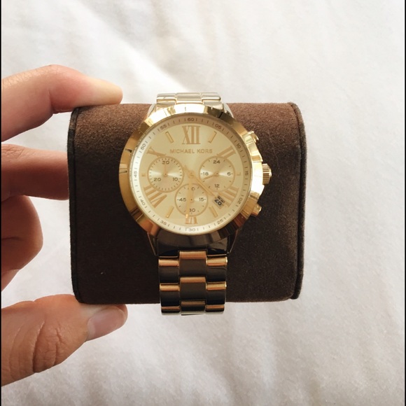 MICHAEL KORS GOLD WATCH