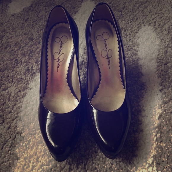Jessica Simpson patent pumps