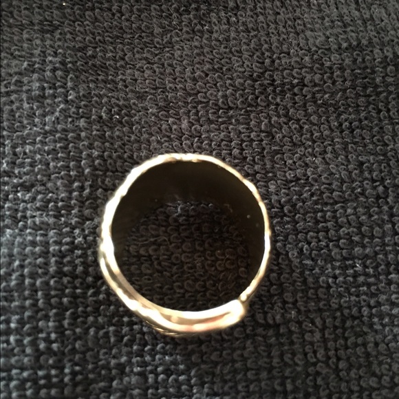 Gold leaf oversized ring - Picture 3 of 3