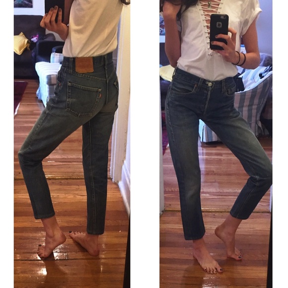 🚫SOLD🚫🎃Vintage 501 Unique Wash Levi's 25🎃 - Picture 2 of 3