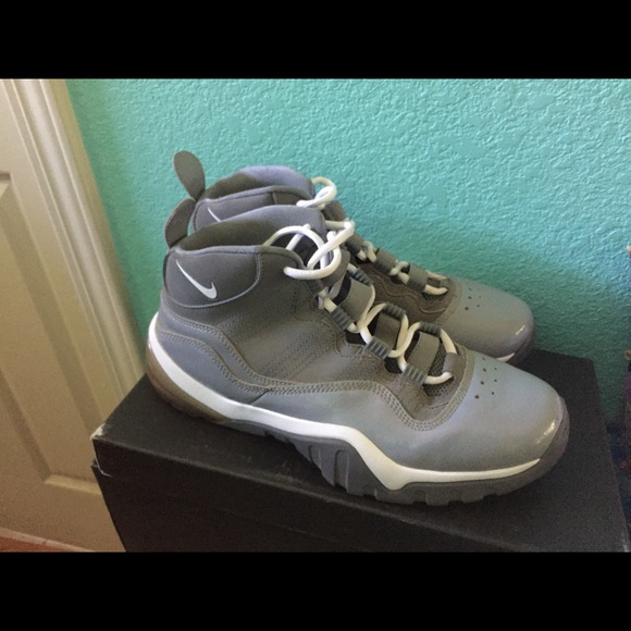 Nike men size 10