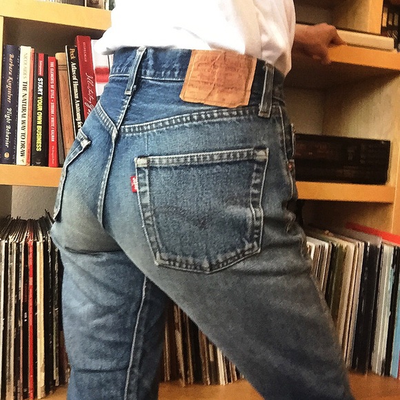 🚫SOLD🚫🎃Vintage 501 Unique Wash Levi's 25🎃 - Picture 2 of 3