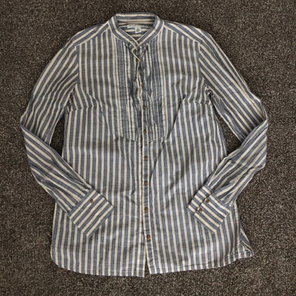 Banana Republic Button Down Top
