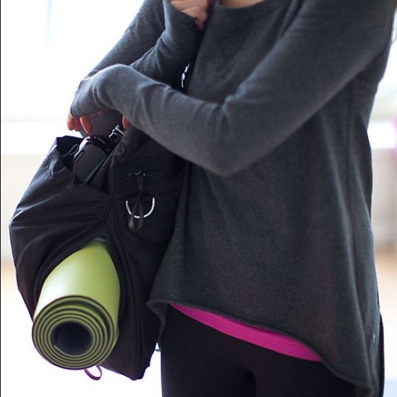 Lululemon Flow and Go Tote