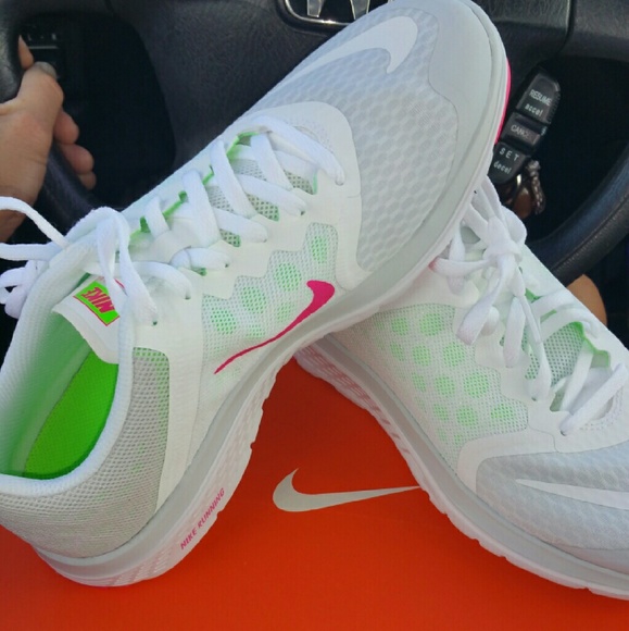 Nike Shoes Womens Nike Size 8 Poshmark