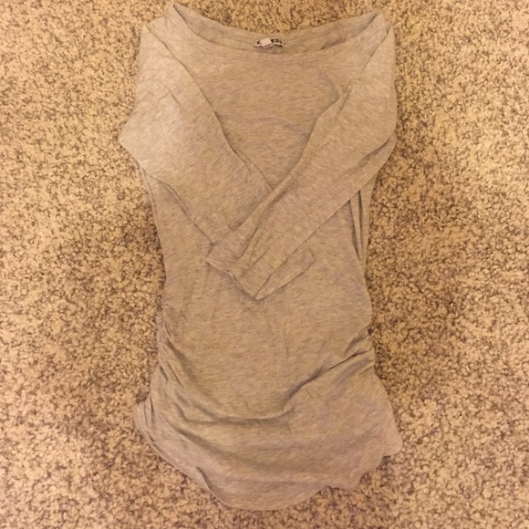 Grey 3/4 sleeve shirt