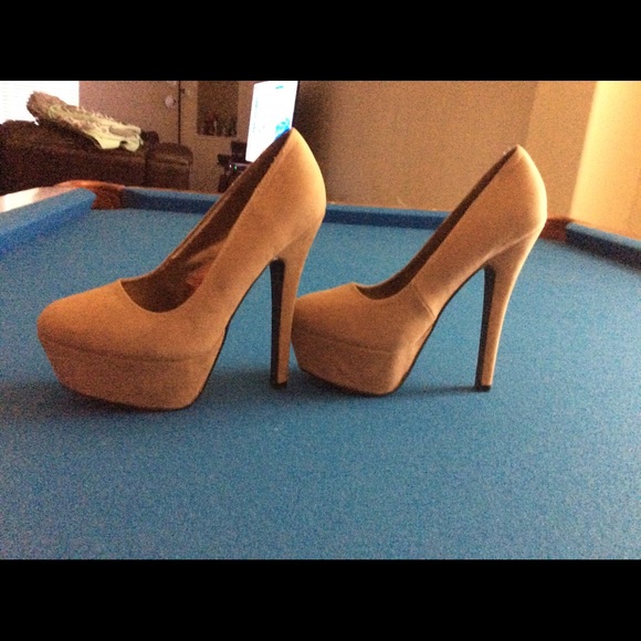 Heart in D Suede platform pumps