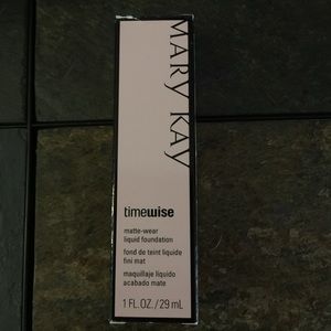 Timewise matte-wear liquid foundation.  Bronze 6