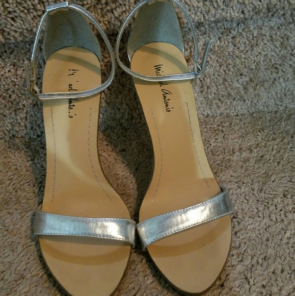 High heel shoes