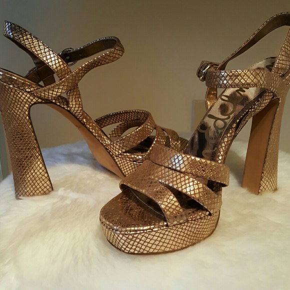 Sam Edelman Gold Shoes - Picture 2 of 3