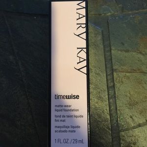 Bronze 5 Timewise matte-wear liquid foundation