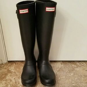 Hunter Black Matte Boots